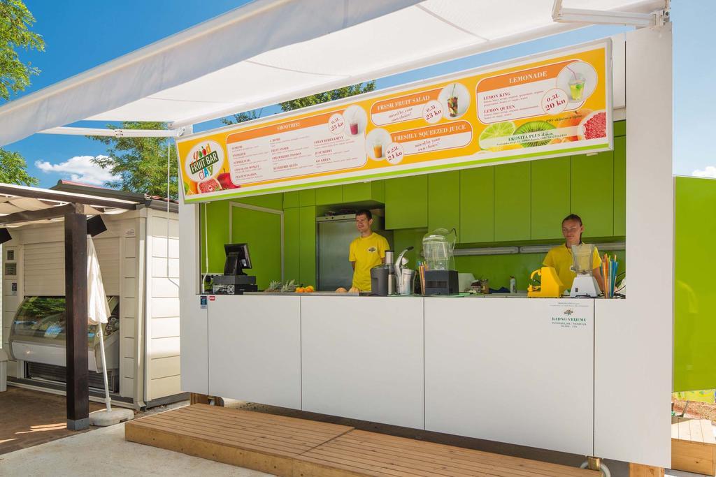 Mobile Homes Premium Vista Mare Park Umag By Camp4You Exterior photo