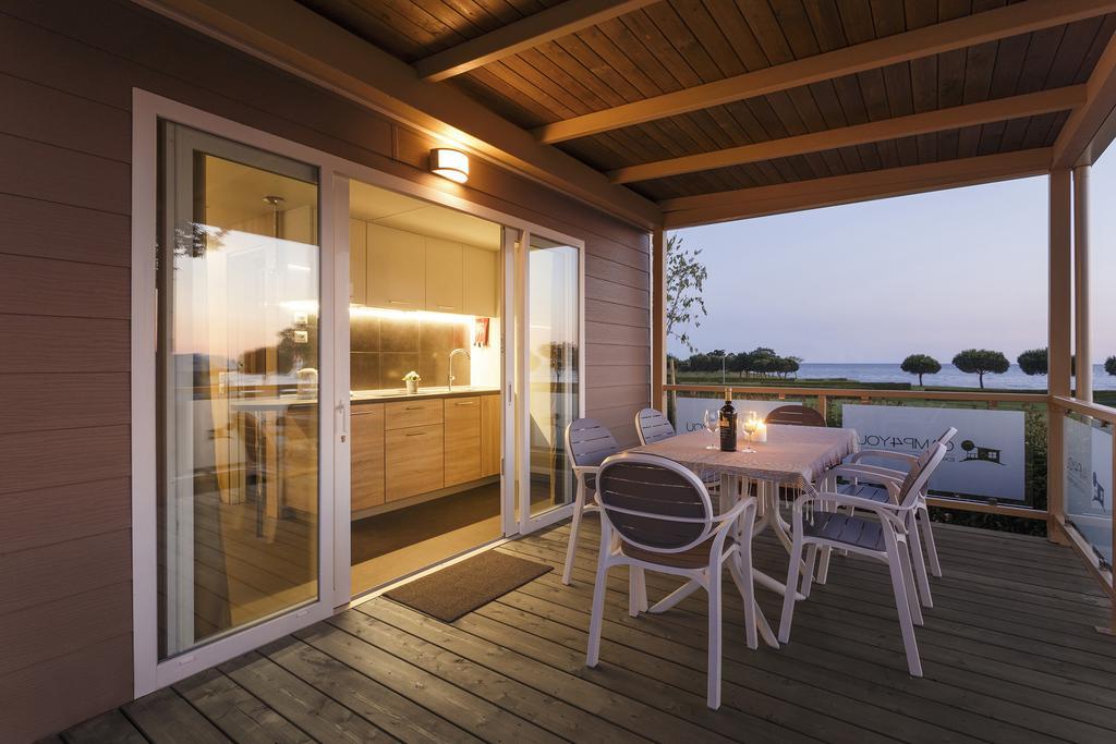 Mobile Homes Premium Vista Mare Park Umag By Camp4You Exterior photo